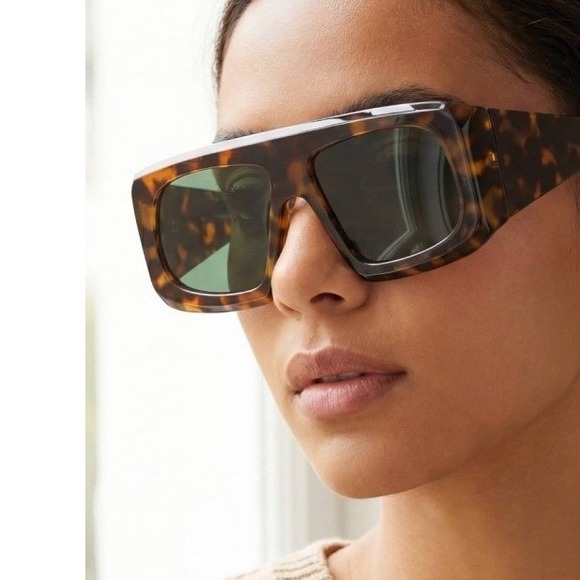 Accessories - Women Tortoise Shell Oversized Shield Sunglasses Flat Top Retro Chunky Frame NEW